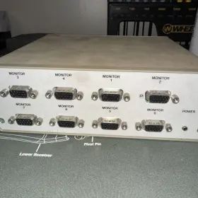 AC058A BLACK BOX Vga Video Splitter #3