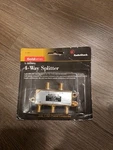 4 Way Splitter Bi-directional 5-1100mhz 7.5db Gold Plated Tv Video Coax. Fixed Price $5.75.